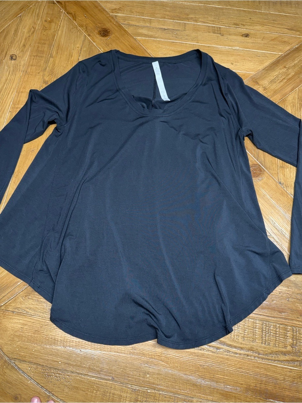 Lululemon Black Silk Blend Savasana Fluid Scoop Neck Long Sleeve Top Size 6